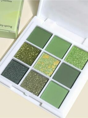 Target Green Eyeshadow Palette – Mixed Matte and Glitter Greens
